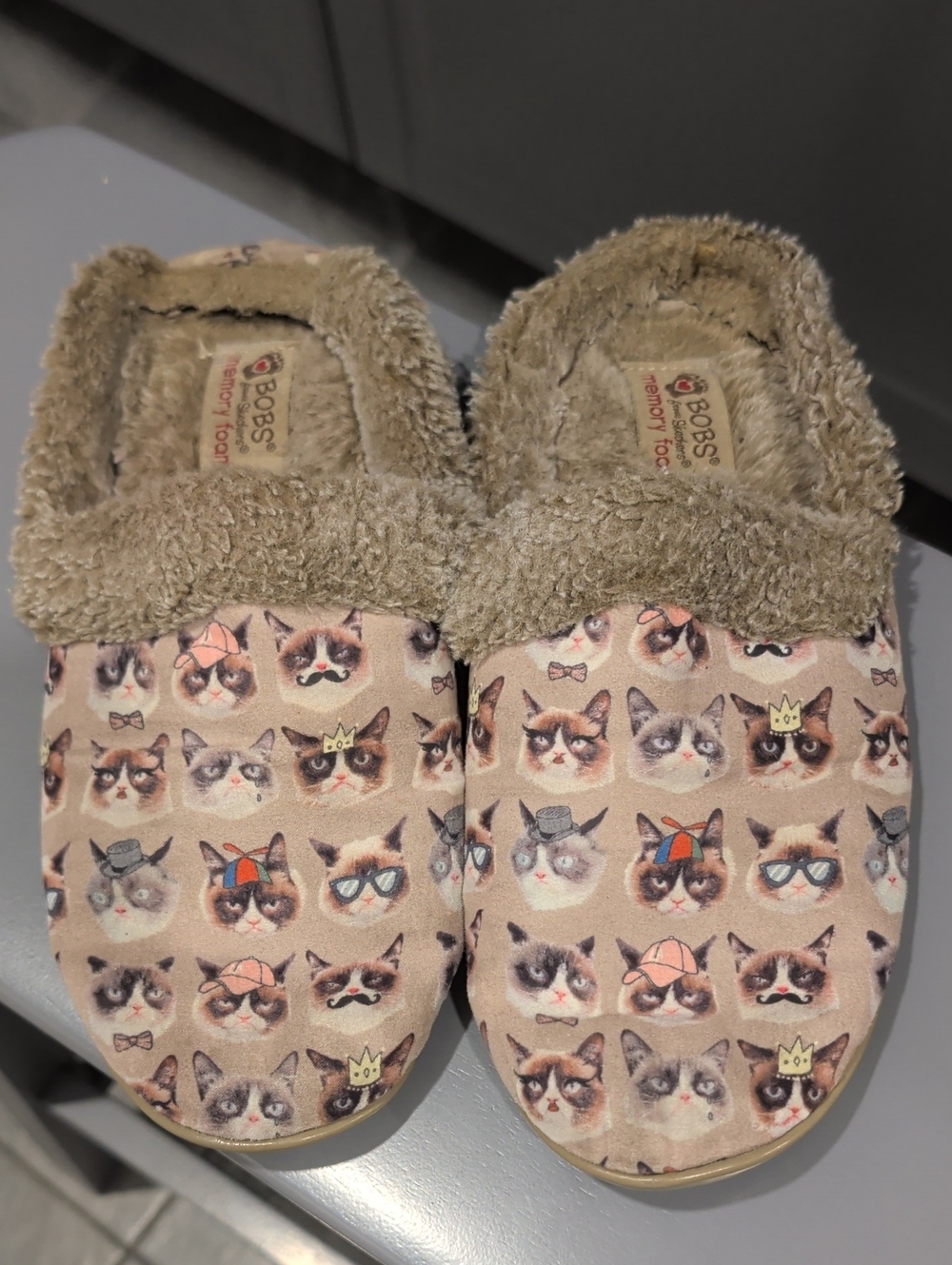 Sketchers Bobs Funny Cats Size 7 Slippers